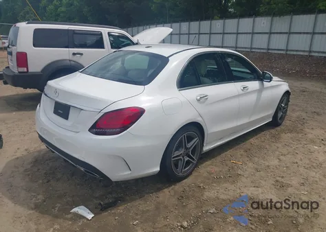 2019 Mercedes-Benz C 300 z USA, uszkodzony, nr VIN 55SWF8DB4KU282844